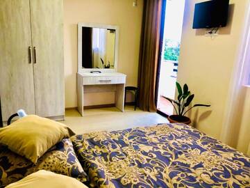 Фото номера Небольшой двухместный номер с 1 кроватью Отель Holiday House Green Cape Batumi г. Мцване-Концхи 5
